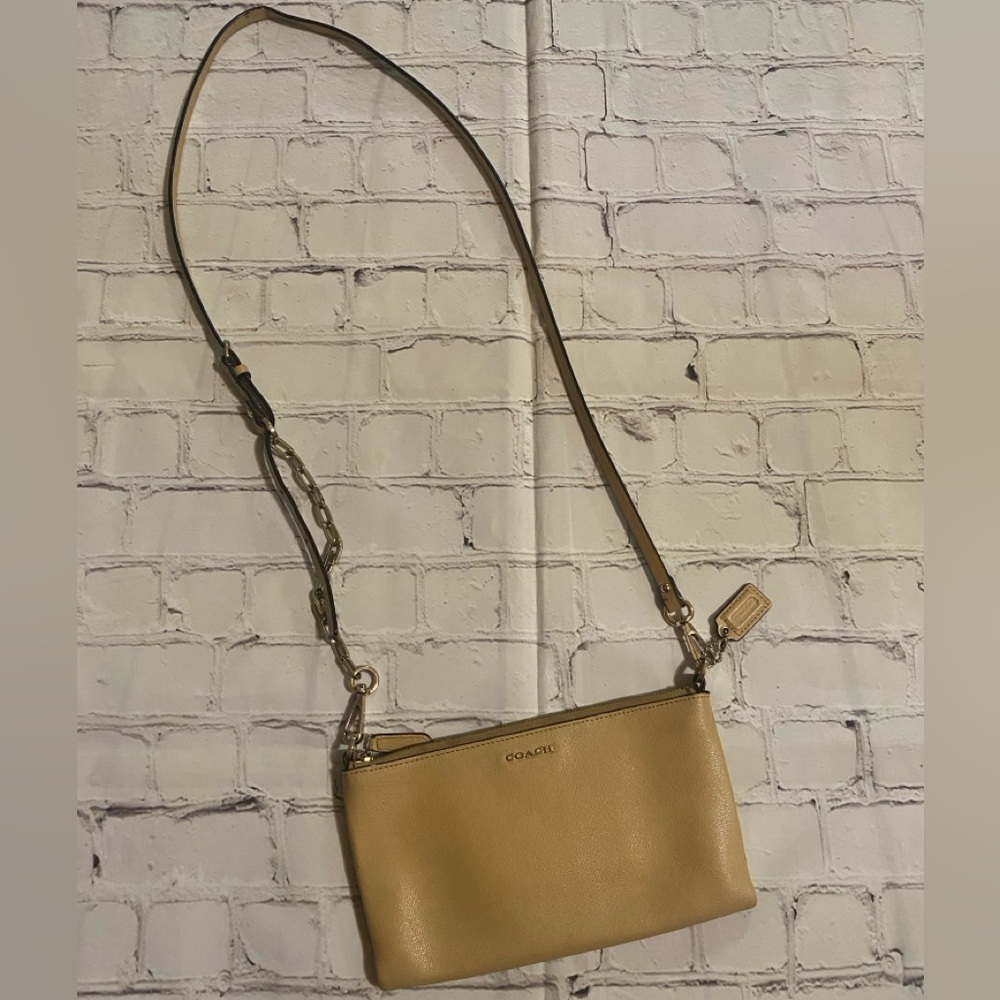 Tan Coach Side-bag ✨